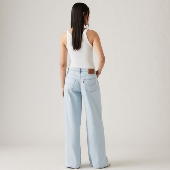NWT Levi's Baggy Dad Wide Leg Lightwash womans jeans 32x32 - Picture 3 of 14